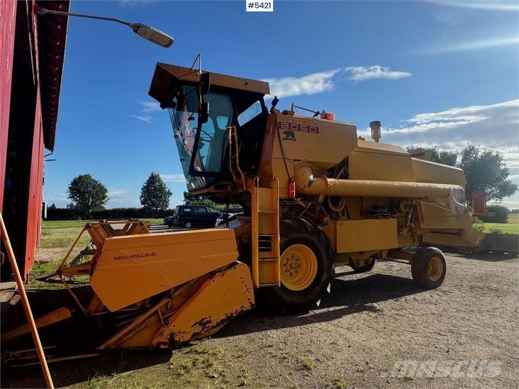 New Holland 8050 Derliaus nuėmimo kombainai