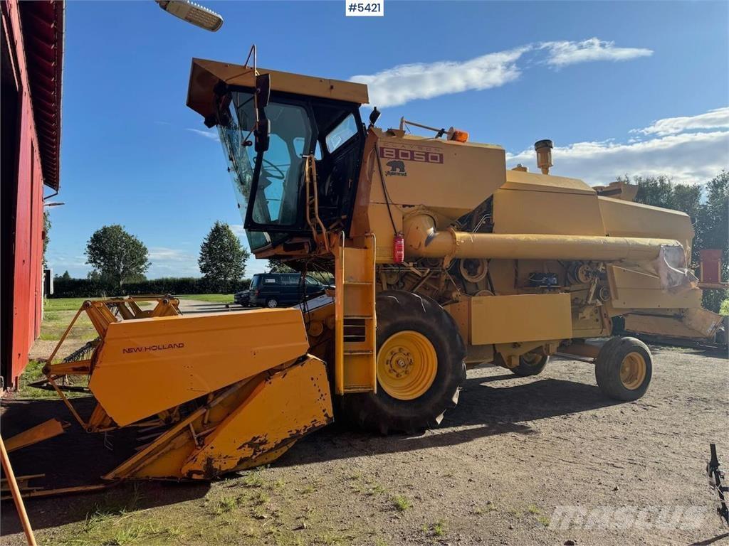 New Holland 8050 Derliaus nuėmimo kombainai