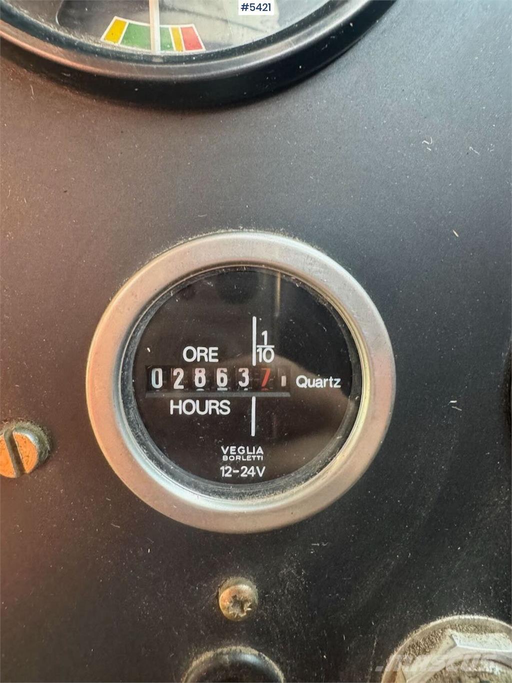 New Holland 8050 Derliaus nuėmimo kombainai