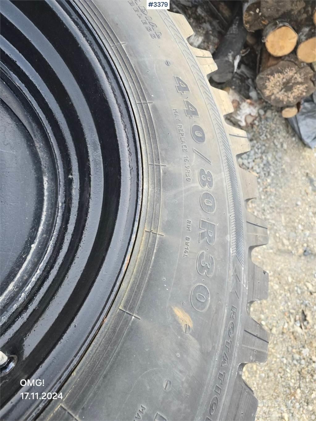 Nokian 440/80R30 Kiti naudoti statybos komponentai