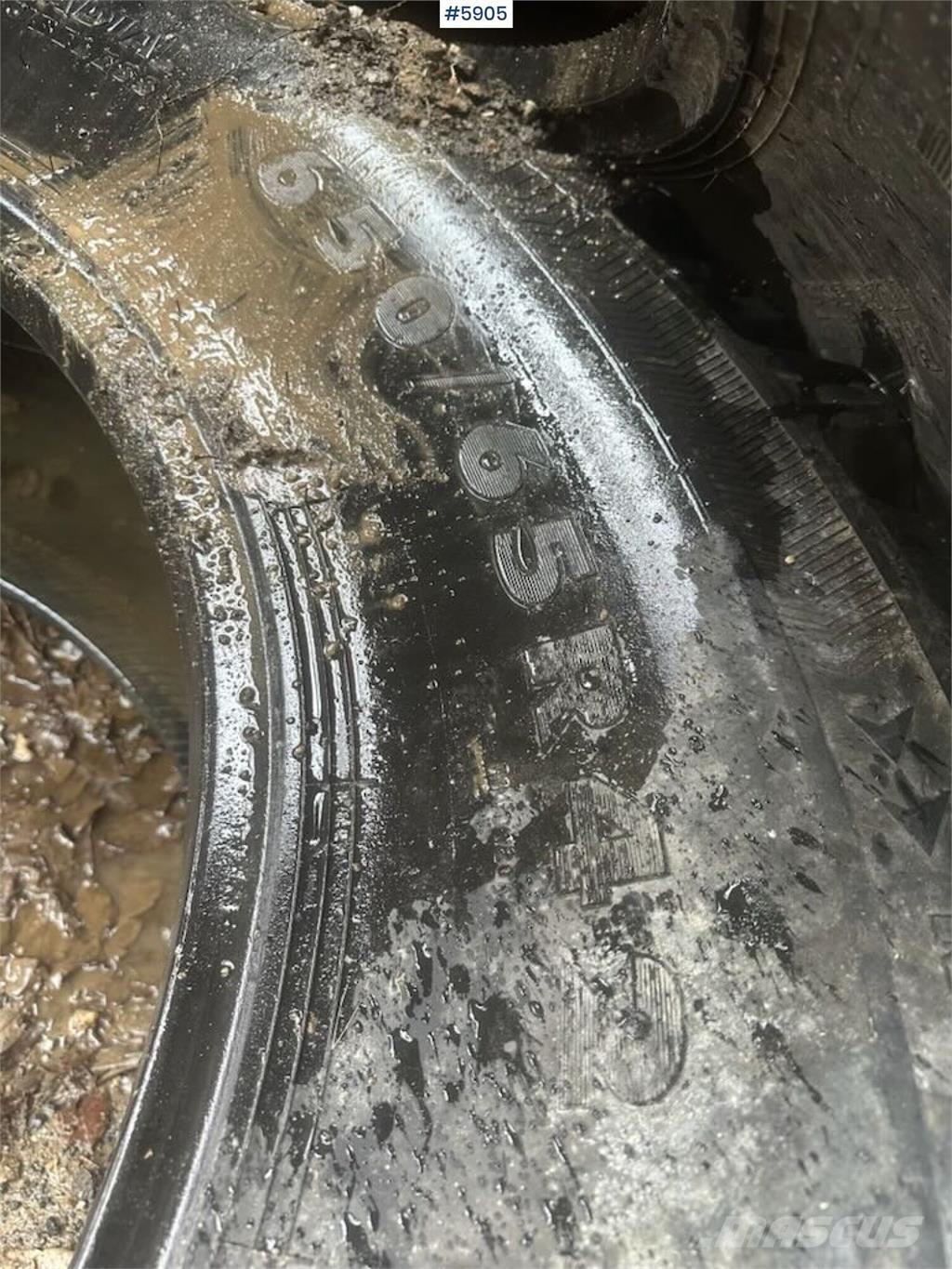 Nokian TRI2 Kiti naudoti statybos komponentai