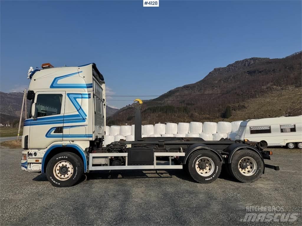 Scania 144G Sunkvežimiai su dengtu kėbulu