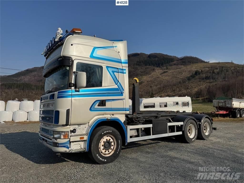Scania 144G Sunkvežimiai su dengtu kėbulu