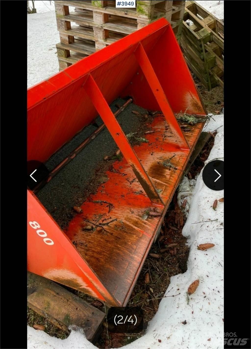 Sisu 800 Kita kelių ir sniego technika