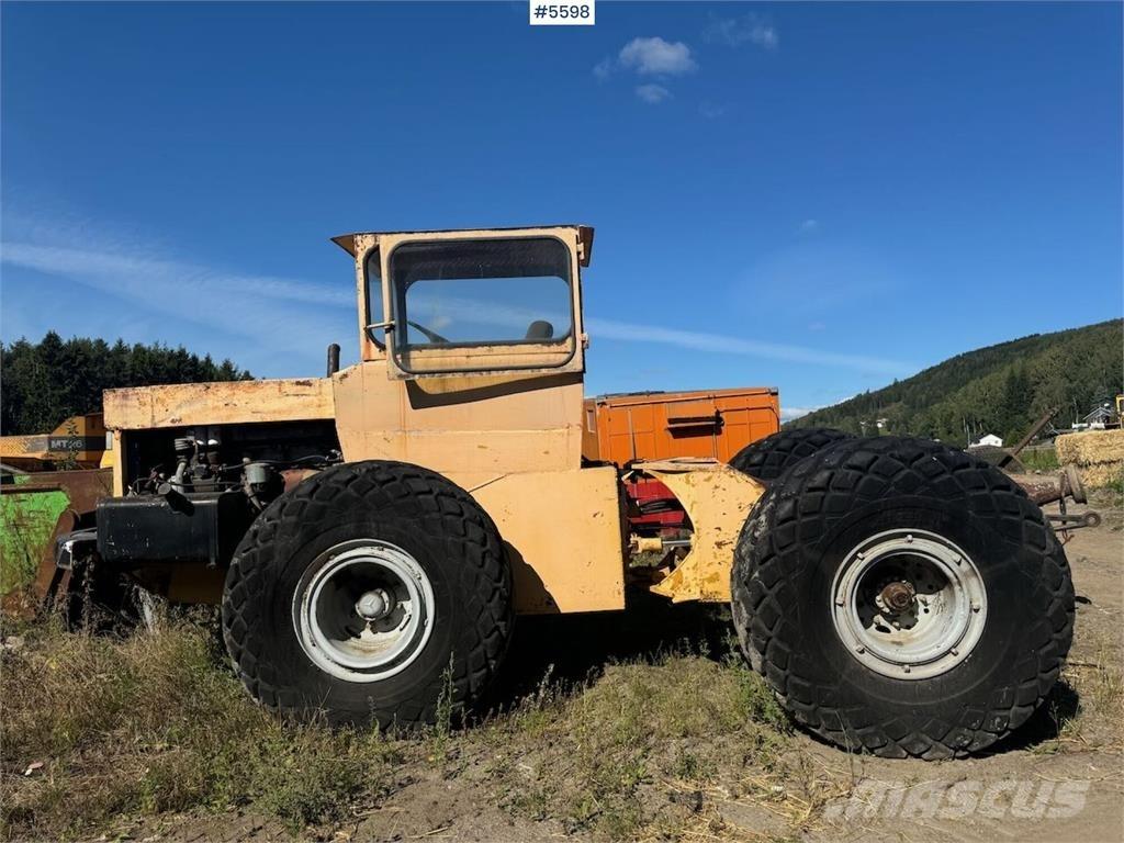  Traktor Selvbygd Traktoriai