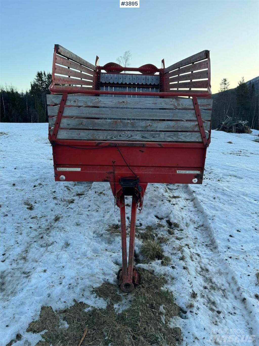 Underhaug 7000 Pašarų vežimai