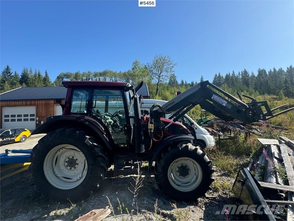 Valtra N123 Traktoriai