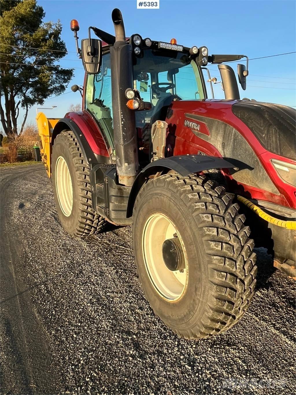 Valtra T174E Traktoriai