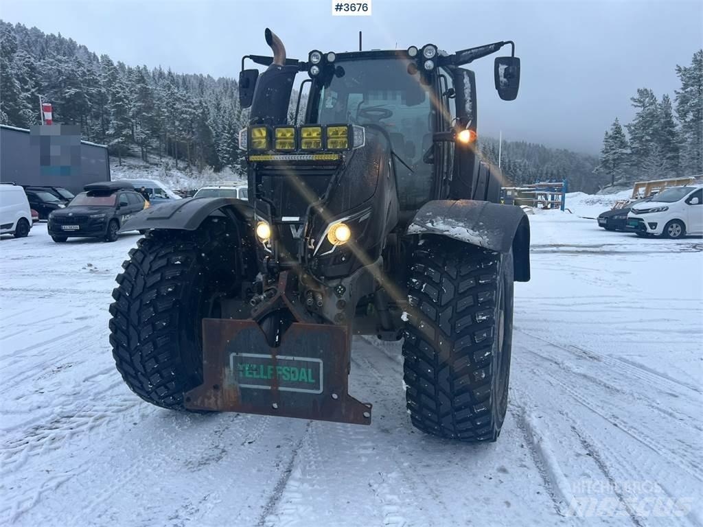 Valtra T254 Traktoriai