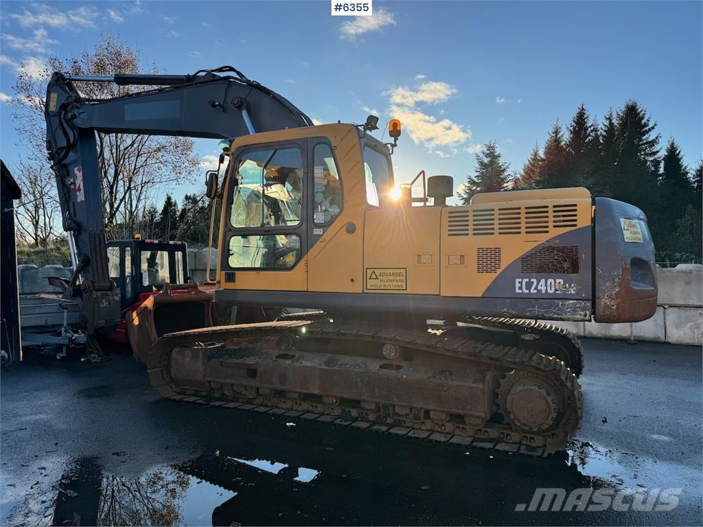 Volvo EC240BNLC Vikšriniai ekskavatoriai