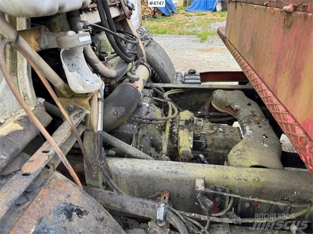 Volvo F 613 Ant vilkikų montuojamos kėlimo platformos
