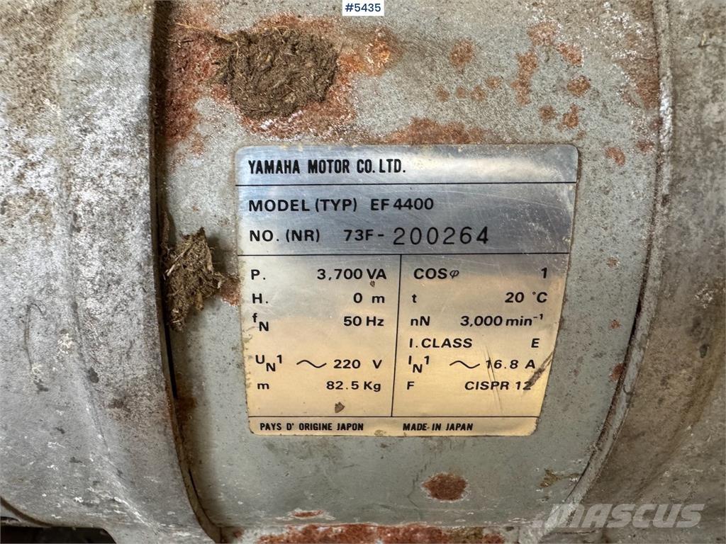 Yamaha EF 4400 Kiti naudoti statybos komponentai