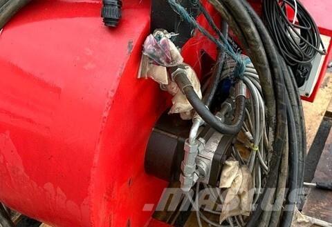  300 Hydraulisch Kita tręšimo technika