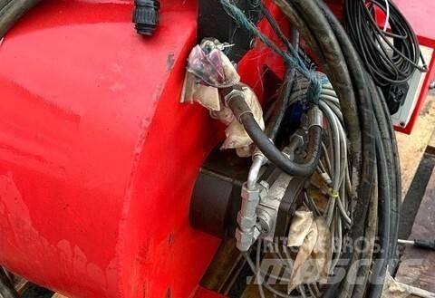  300 Hydraulisch Kita tręšimo technika