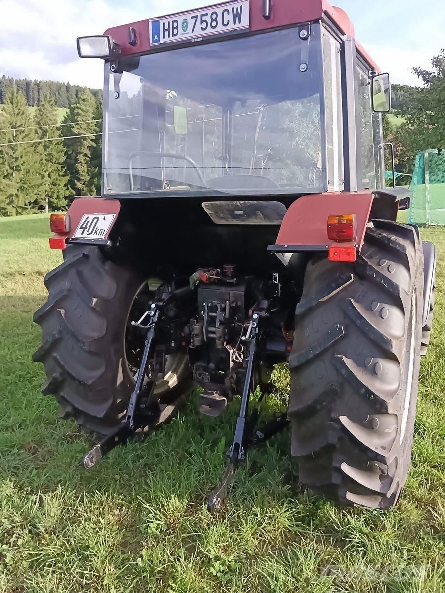 Case IH 833 A Traktoriai