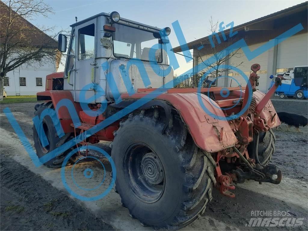 Charkow T 150 Traktoriai
