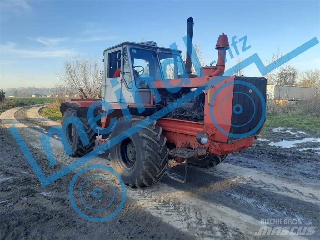 Charkow T 150 Traktoriai