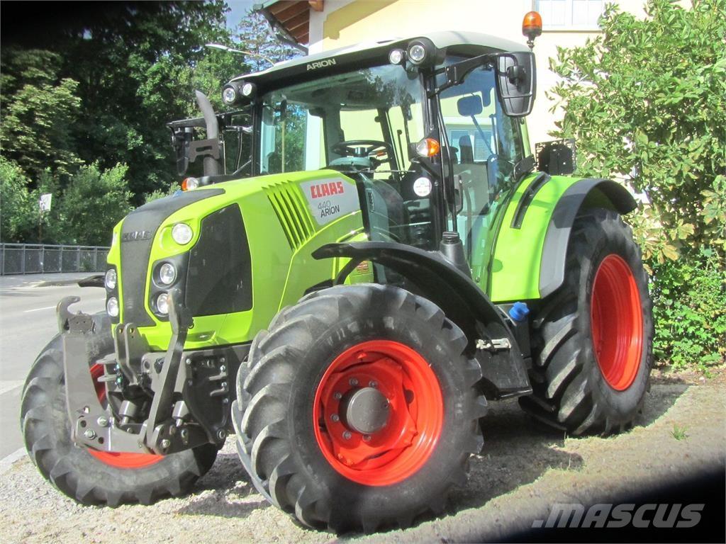 CLAAS Arion 440 Traktoriai