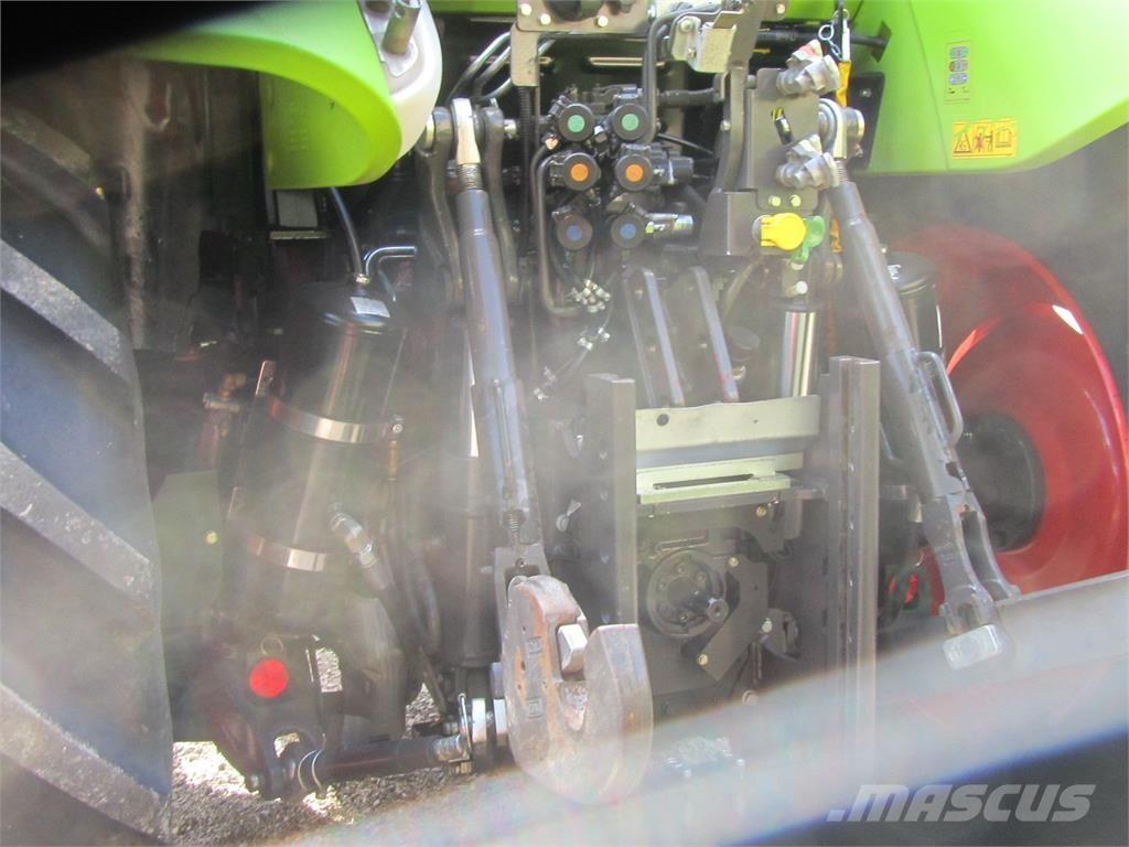 CLAAS Arion 440 Traktoriai