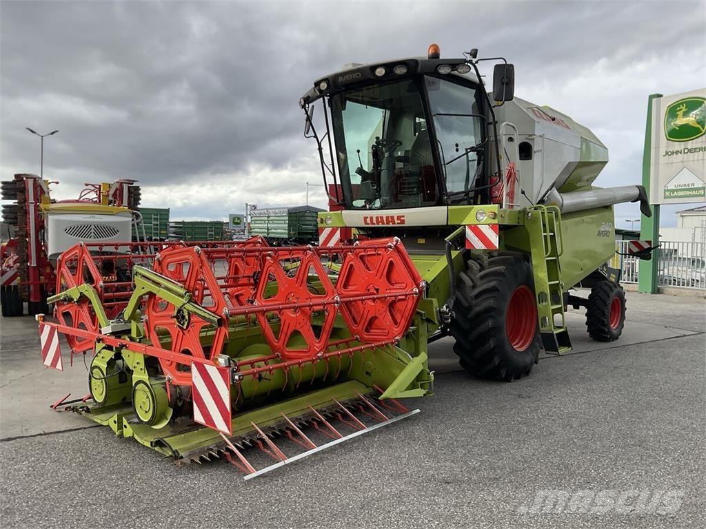 CLAAS AVERO 240 Derliaus nuėmimo kombainai
