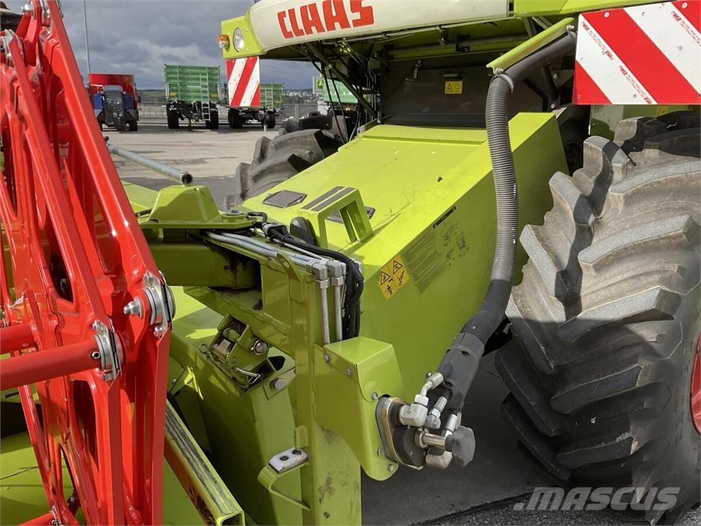 CLAAS AVERO 240 Derliaus nuėmimo kombainai
