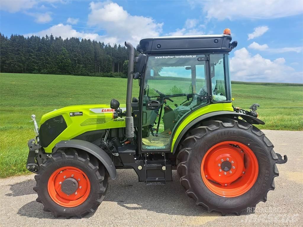 CLAAS Nexos 240 XL Traktoriai