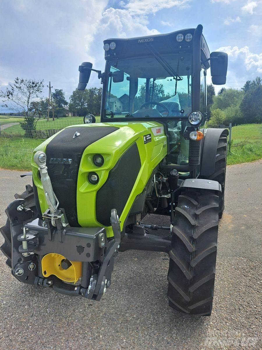 CLAAS Nexos 240 XL Traktoriai