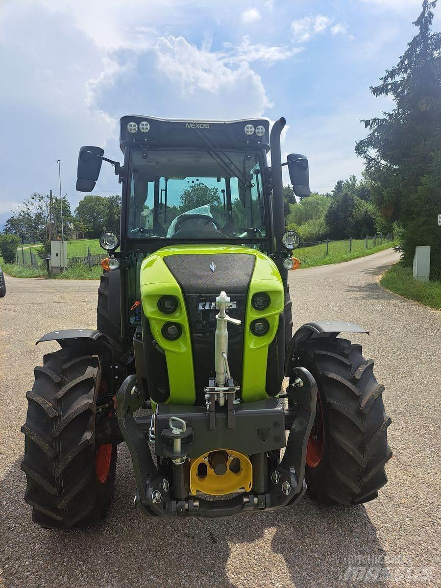 CLAAS Nexos 240 XL Traktoriai