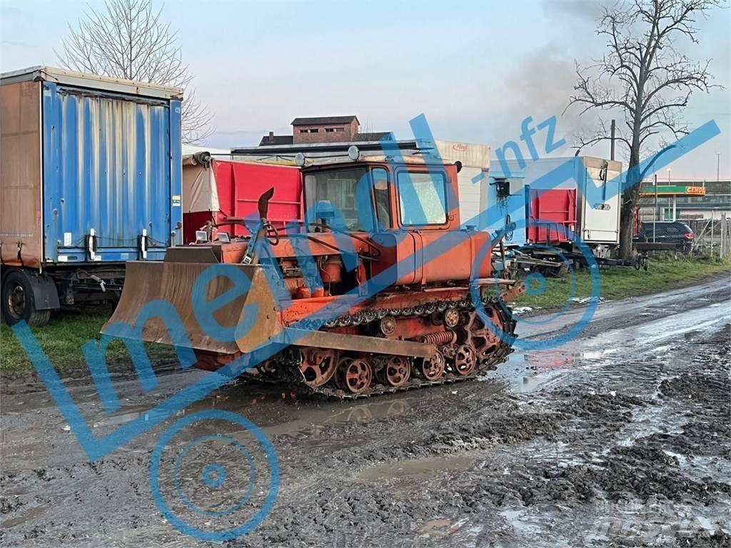  DT 75 Raupe Traktoriai