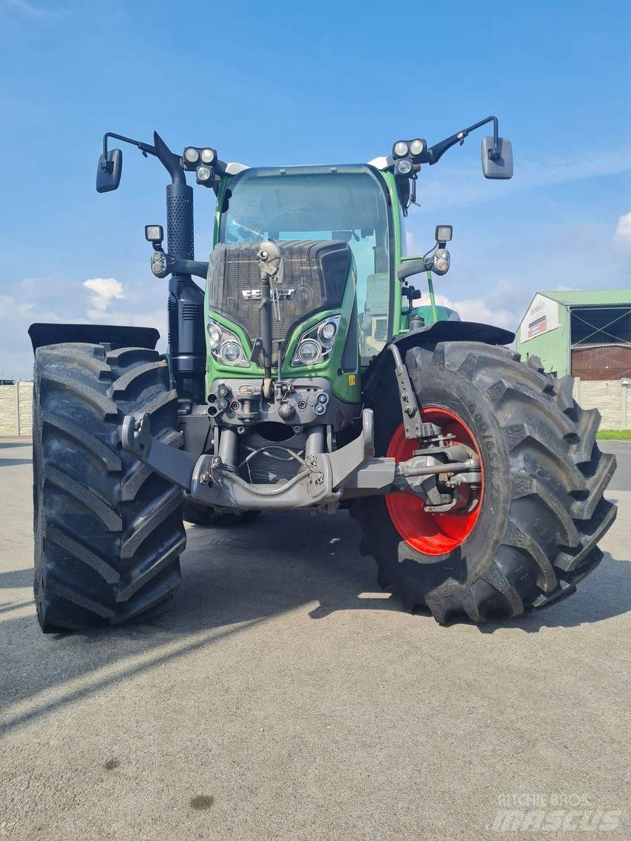 Fendt 718 Vario Traktoriai