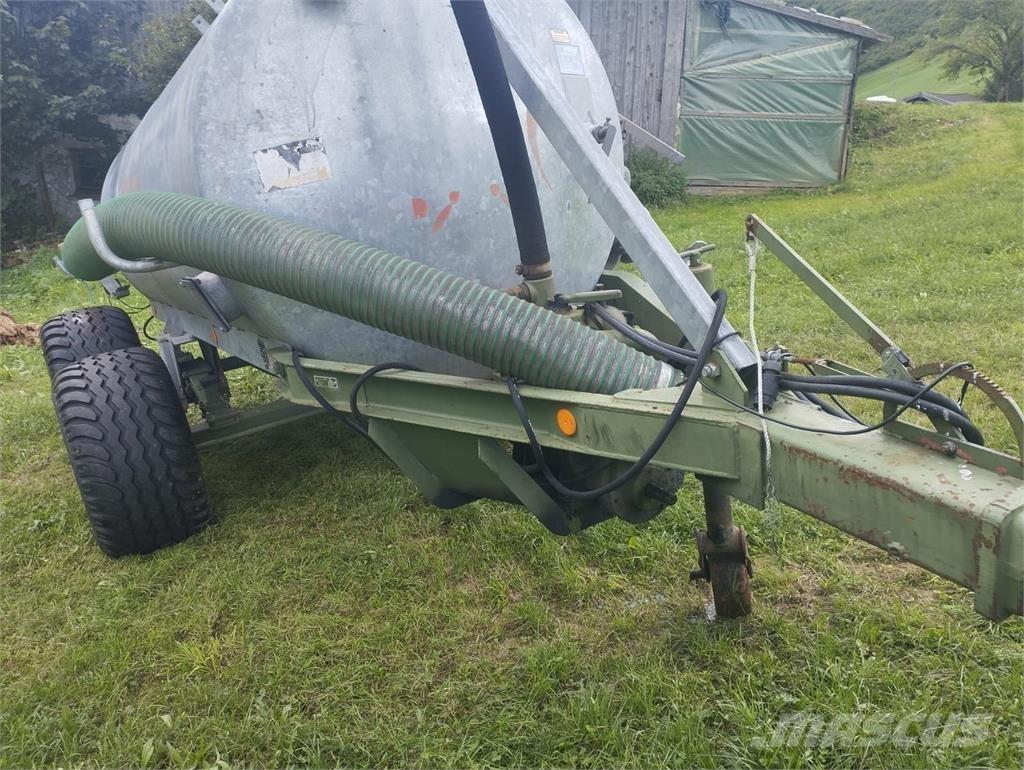 Fliegl  Srutų cisternos