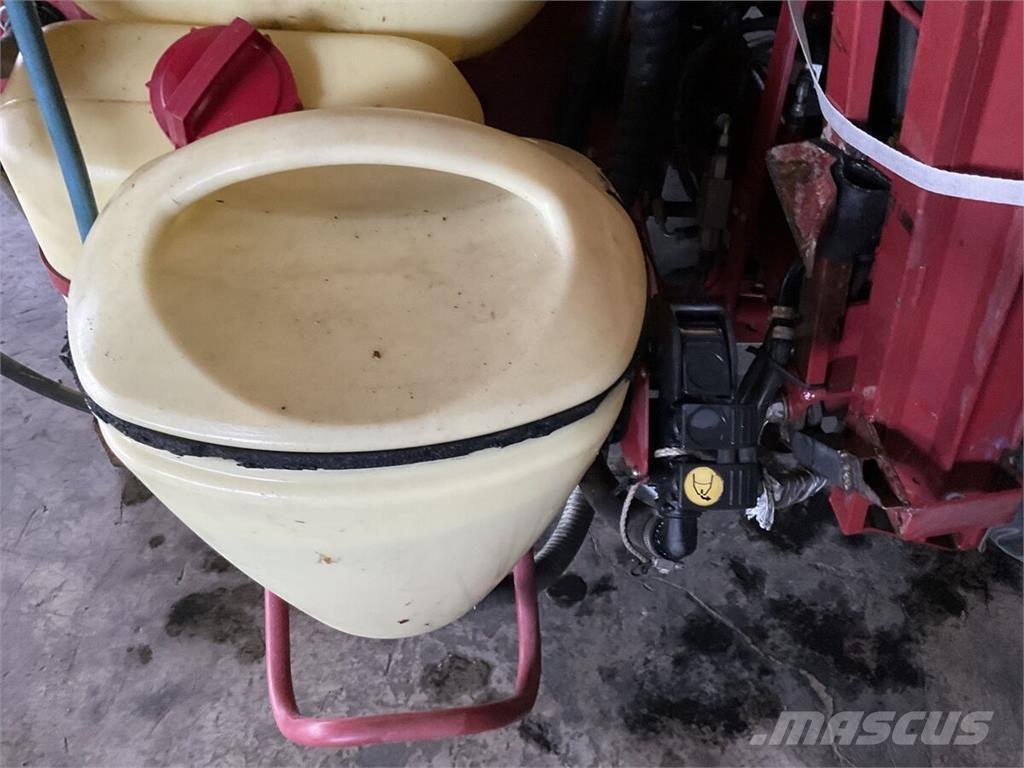 Hardi Master 1200 Prikabinami purkštuvai