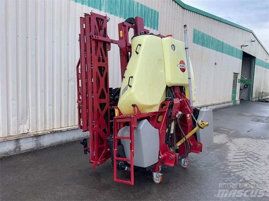 Hardi MEGA 1200 Prikabinami purkštuvai