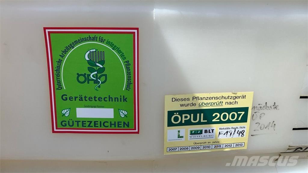 Holder IS 1000 Prikabinami purkštuvai