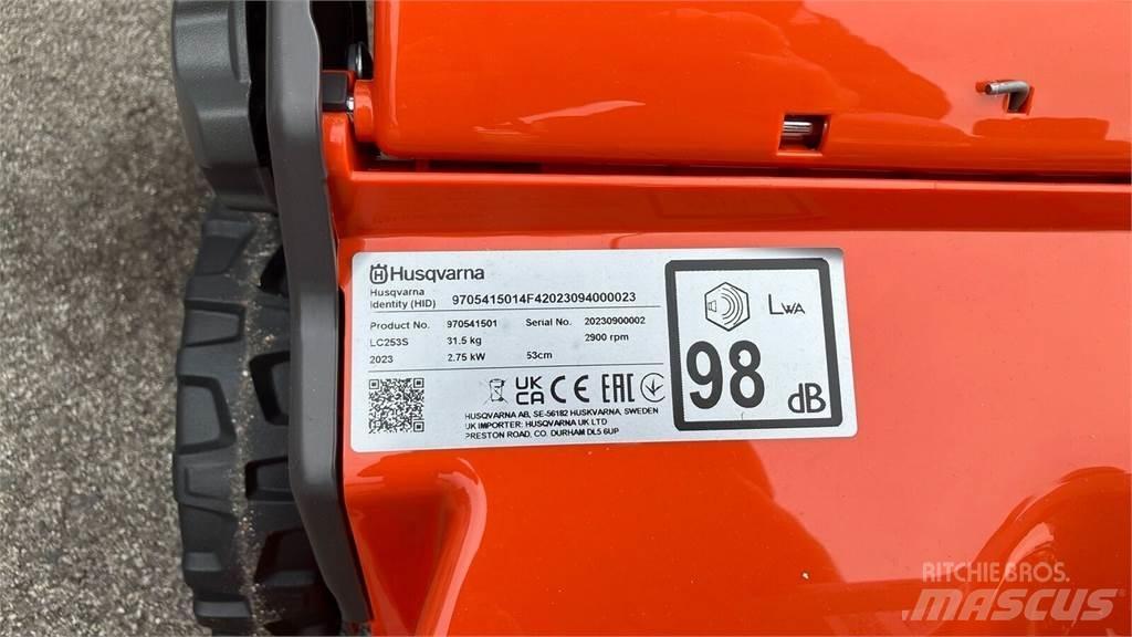 Husqvarna LC 253S Sodo traktoriukai-vejapjovės