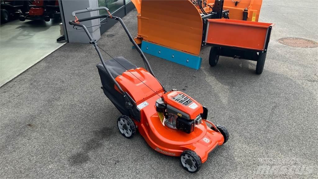 Husqvarna LC 253S Sodo traktoriukai-vejapjovės