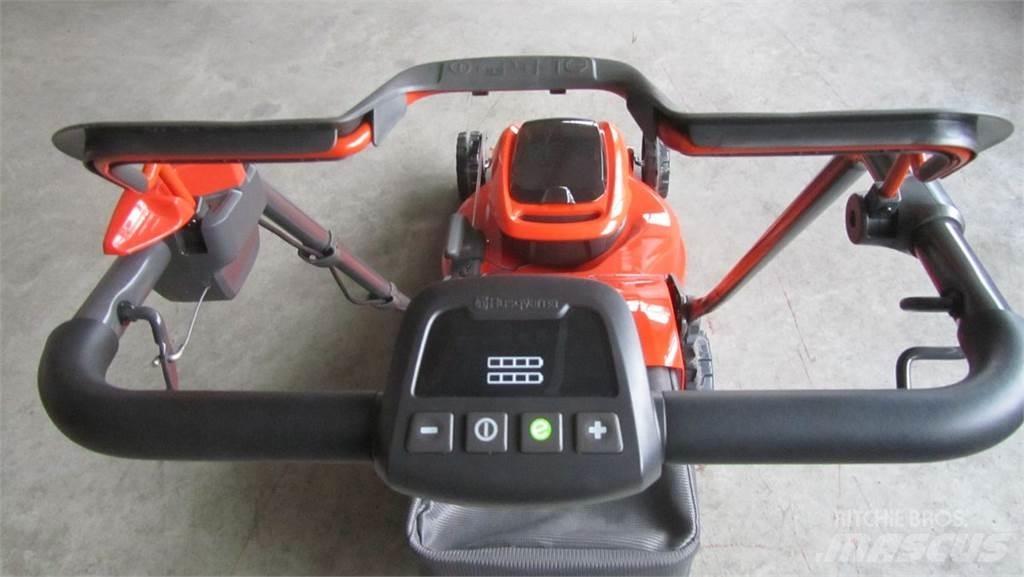 Husqvarna LC 347iVX Sodo traktoriukai-vejapjovės