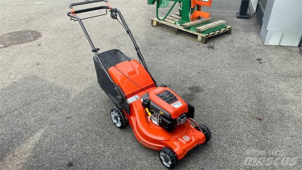 Husqvarna LC 347V Sodo traktoriukai-vejapjovės