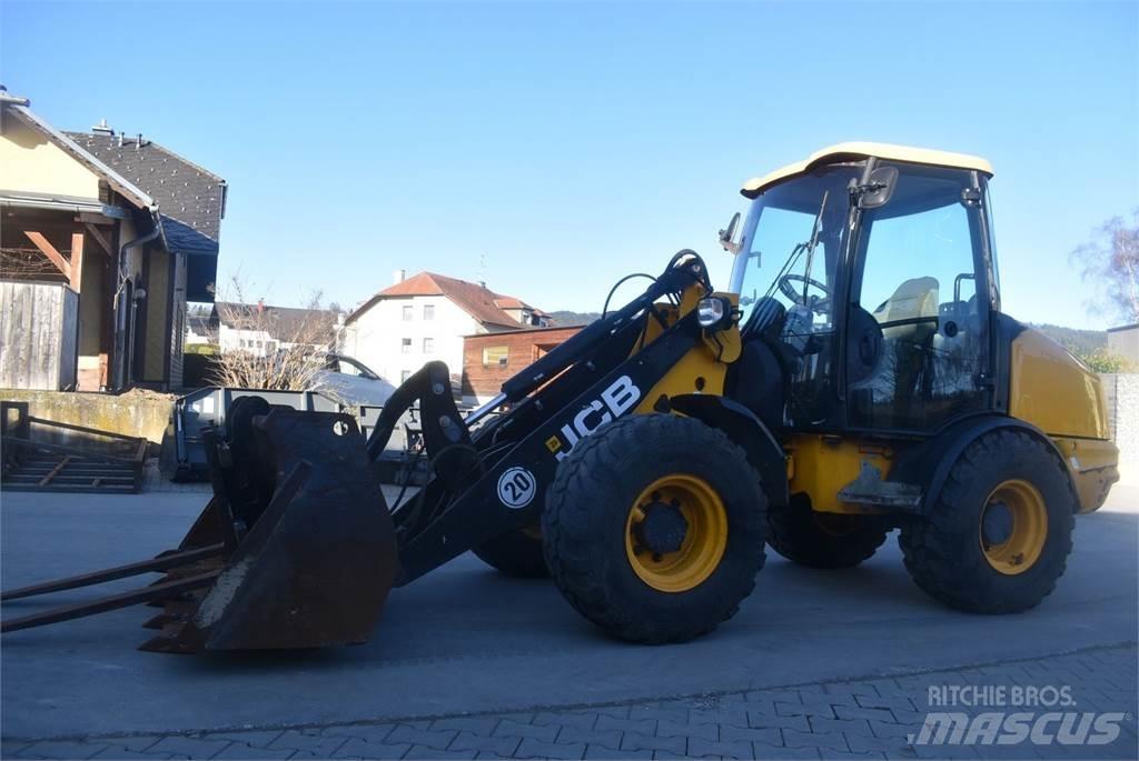 JCB 406 Naudoti ratiniai krautuvai