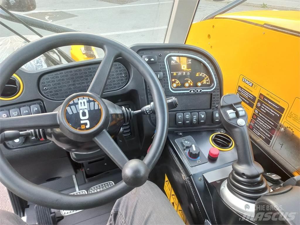 JCB AgriPlus 525-60 Teleskopiniai krautuvai