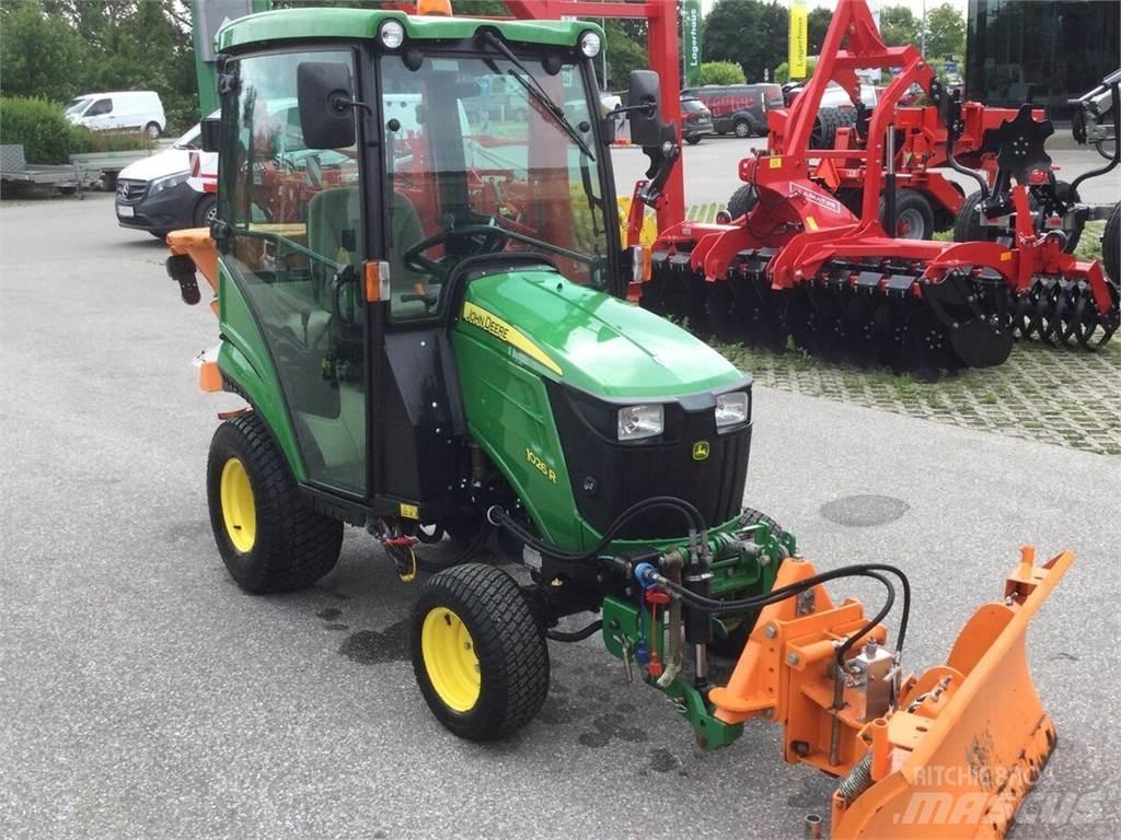 John Deere 1026R Traktoriai