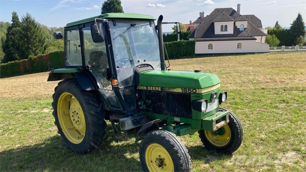 John Deere 1850 Traktoriai