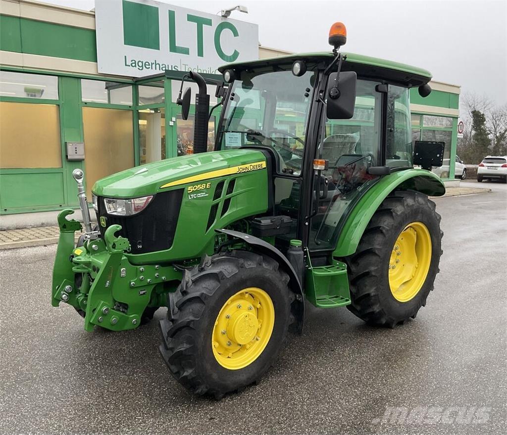 John Deere 5058E Traktoriai