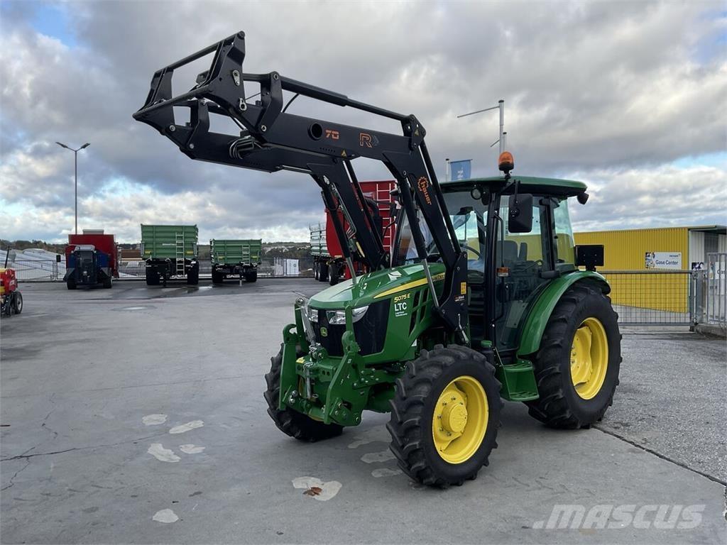 John Deere 5075E Traktoriai