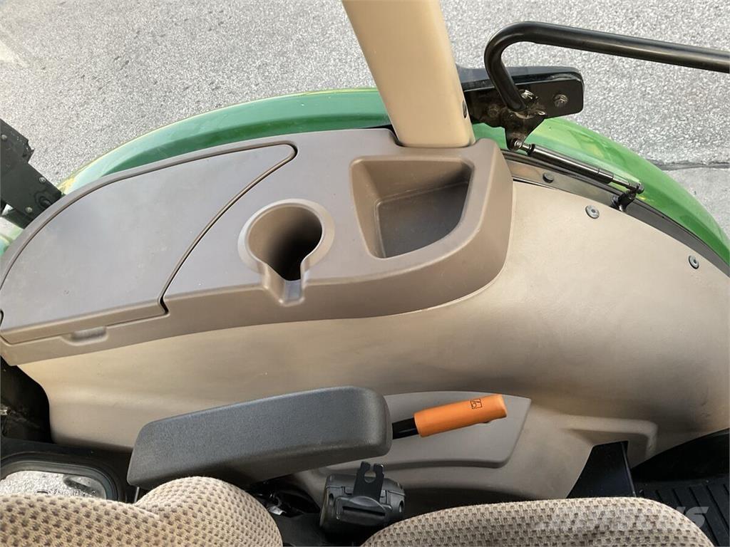 John Deere 5075E Traktoriai