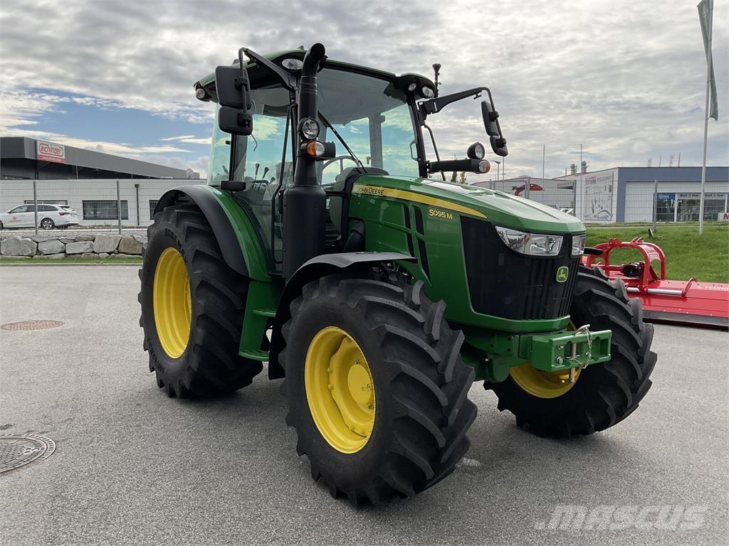 John Deere 5095M Traktoriai
