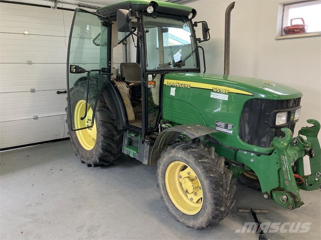 John Deere 5515F Traktoriai