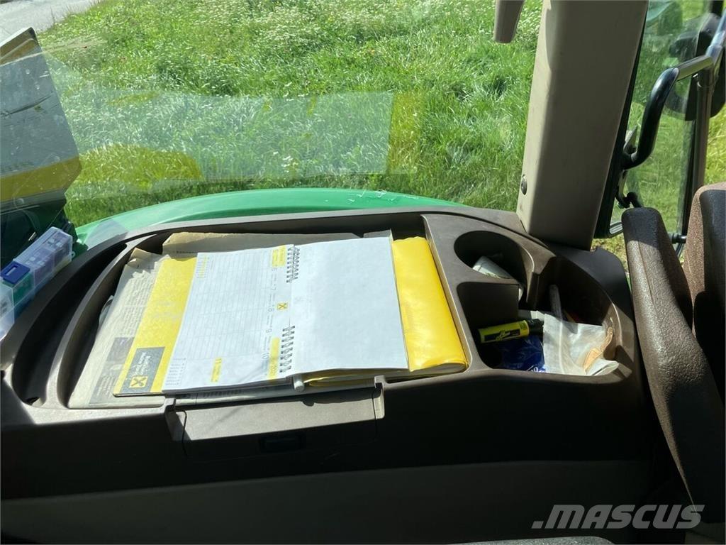 John Deere 5820 Traktoriai