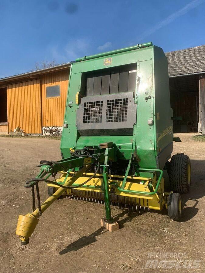 John Deere 592C Ritinių presai