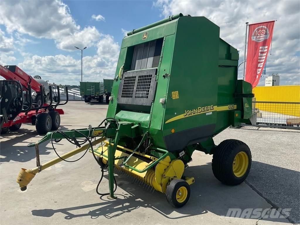 John Deere 592C Ritinių presai